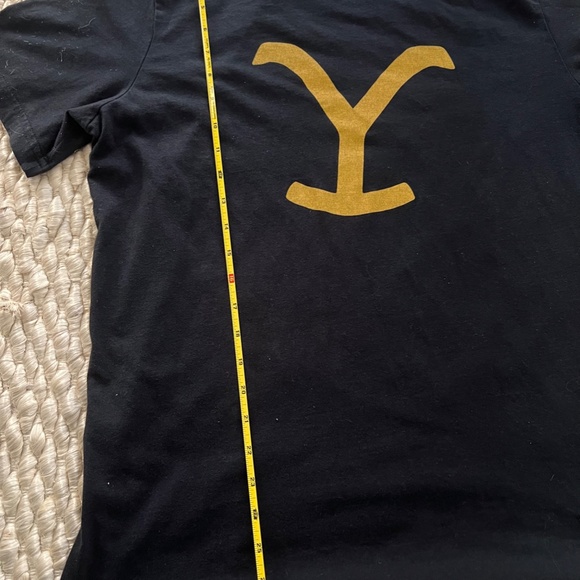 Black Yellowstone Logo Women's Large T-Shirt from Etsy Shop DaniDesigns Company - Picture 4 of 7